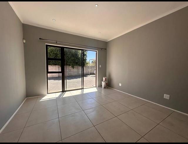 0 BEDROOM PROPERTY TO RENT IN STRAND NORTH